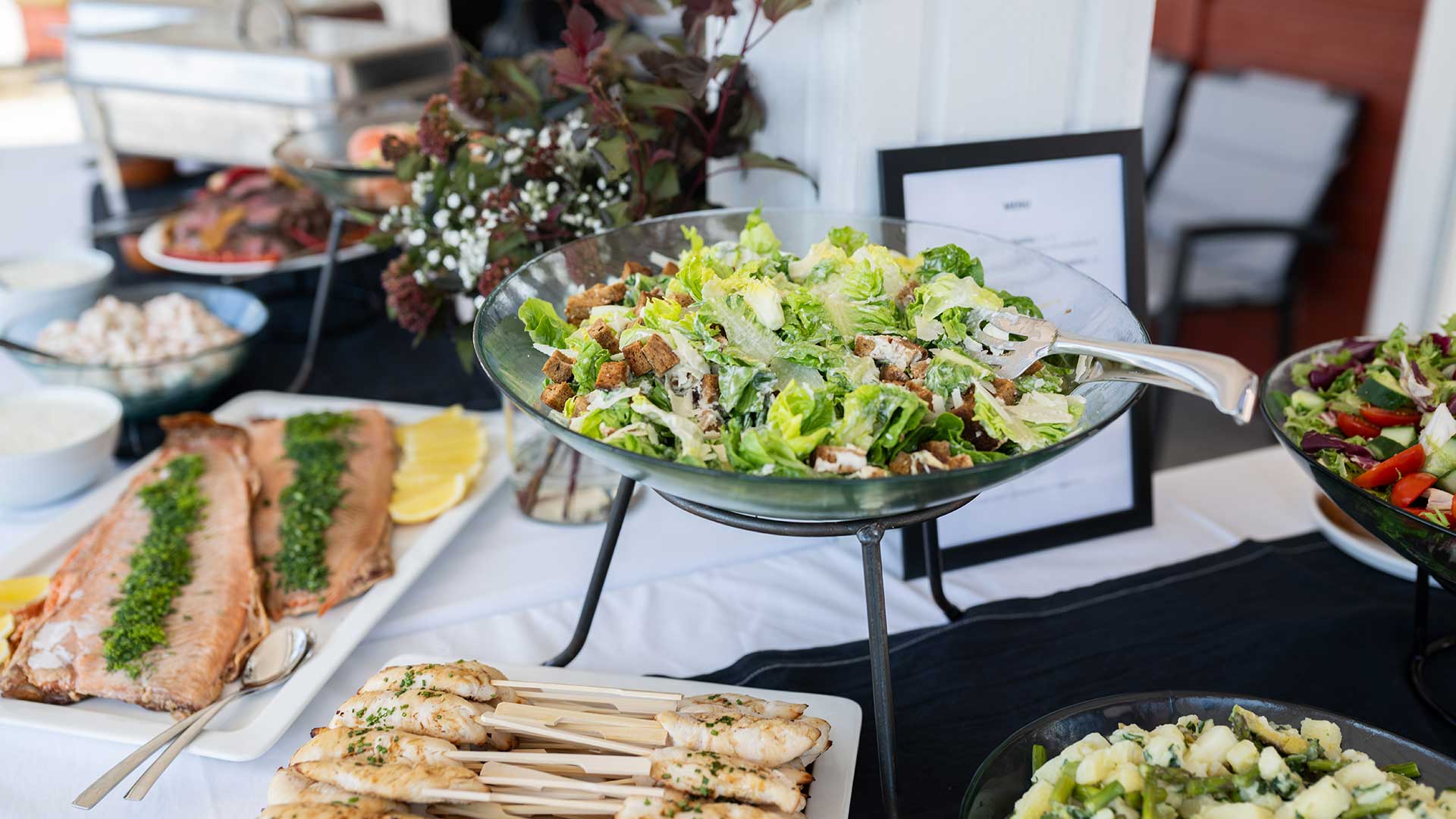 herkullinen catering buffet photo by Niko Laurilla